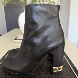 Karl Lagerfeld Black Leather Chain Heel Detail Ankle Boots | Size 7